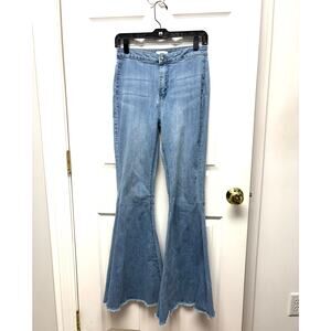 Forever 21 Jeans High Rise Flare Women’s 27 Light Wash Raw Hem Stretch Denim
